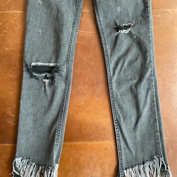 Free People Distressed jeans - Picture 2 of 8